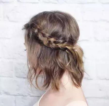 短发编发简单款好看教程图片,短发编发简单款好看步骤