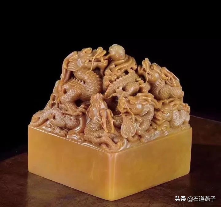 天价田黄石拍出史上最贵价格,田黄石每克3万真假田黄