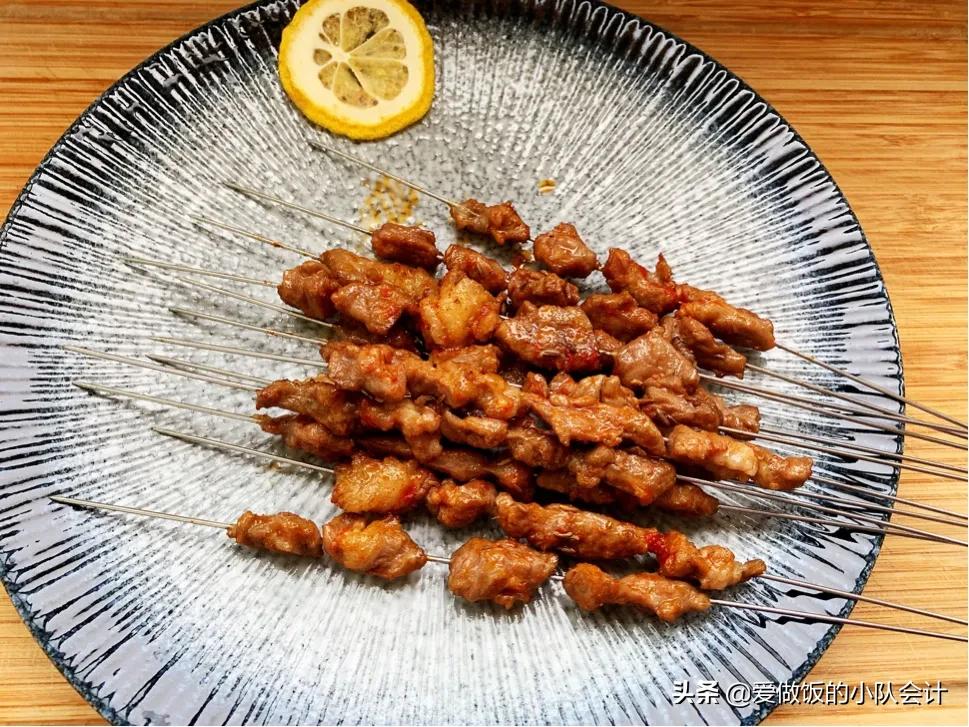 羊肉串可以直接烤么,羊肉串怎么烤能烤出烧烤店的味道