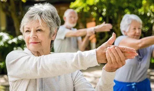 藕粉好消化吗给消化不好的病人喝,消化不好吃什么坚果比较好消化呢