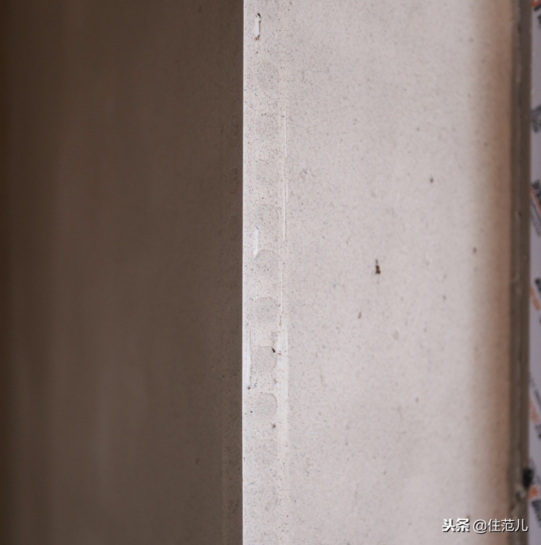 砌墙居然用牛皮纸，这是什么骚操作？