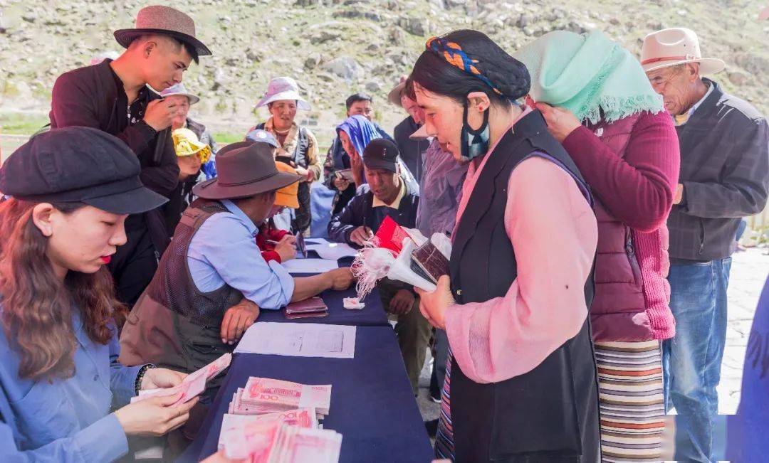 南开男足,南开首个率男足出征的女队长