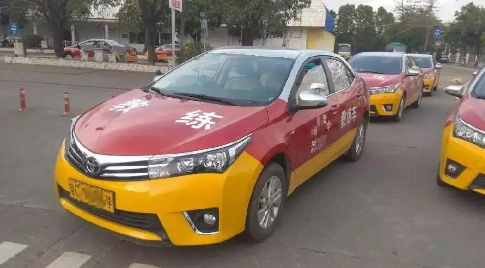 广州大学生驾照考了3年！有效期前1天考科目三，不过全作废！