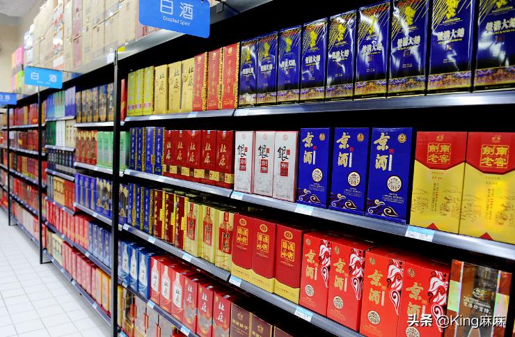 超市白酒哪种是真的不上头纯粮酒,隐藏在超市里的4款廉价酒