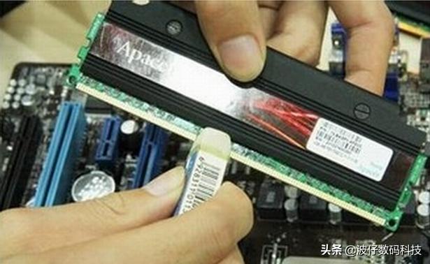 笔记本电脑摔了一下花屏怎么办呢,电脑开机出现条纹花屏是什么原因