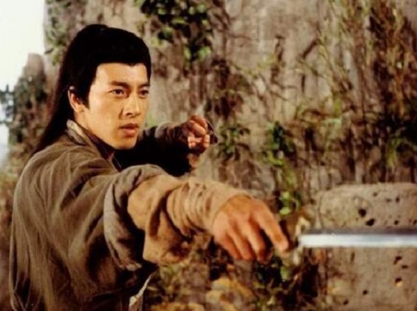 笑傲江湖令狐冲的实力被高估,笑傲江湖花钱吗