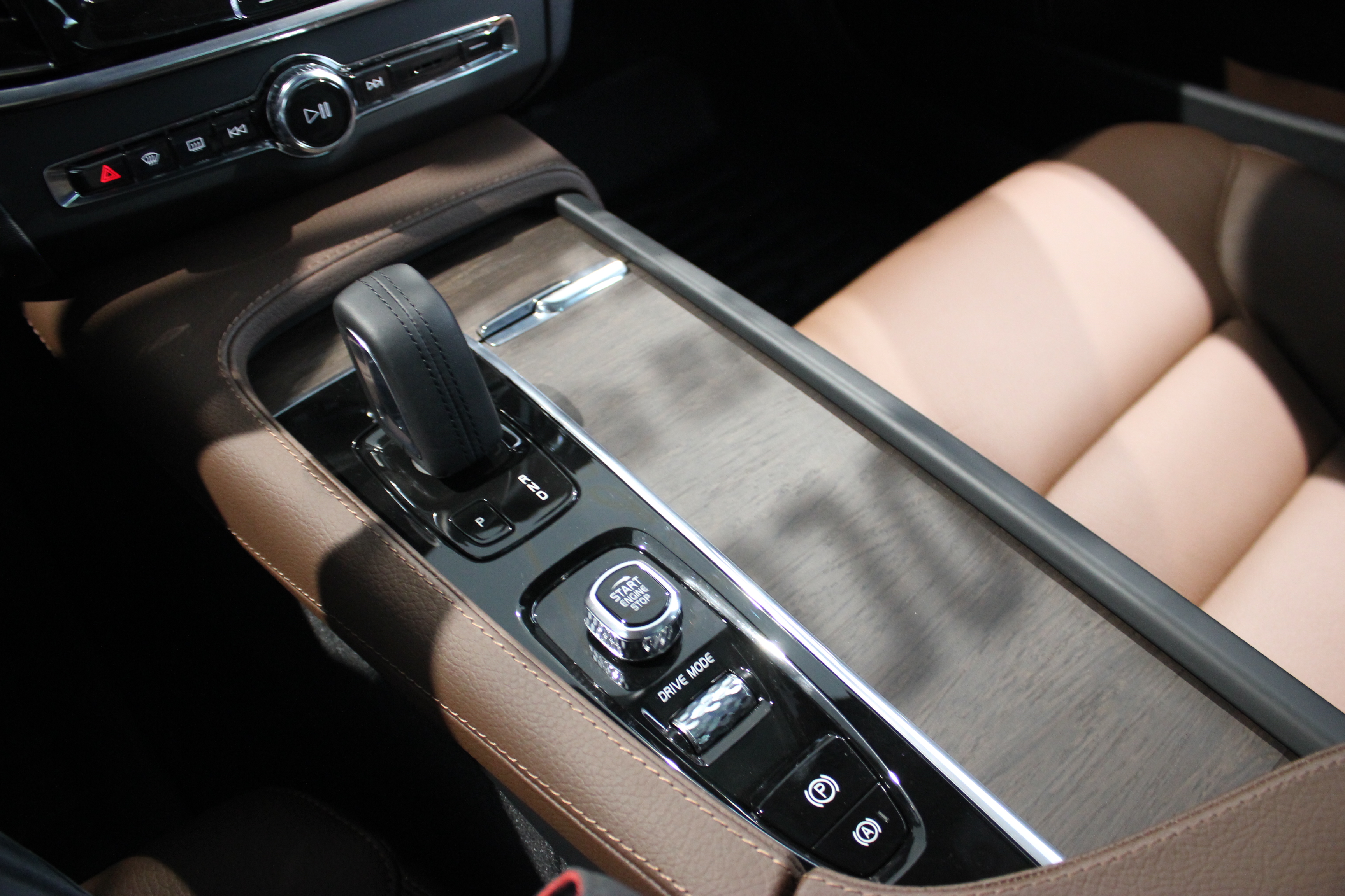 v90沃尔沃最低价,v90沃尔沃亮点