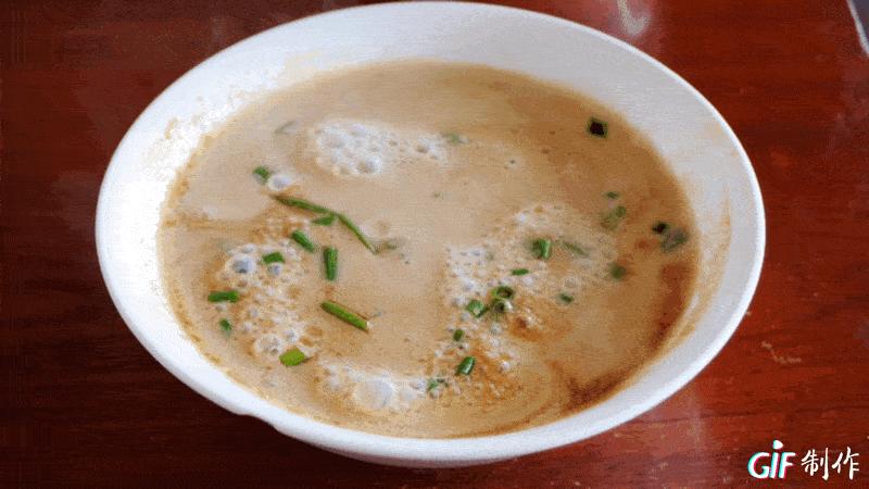 一家不到10平米的店,一家不足10平方小店