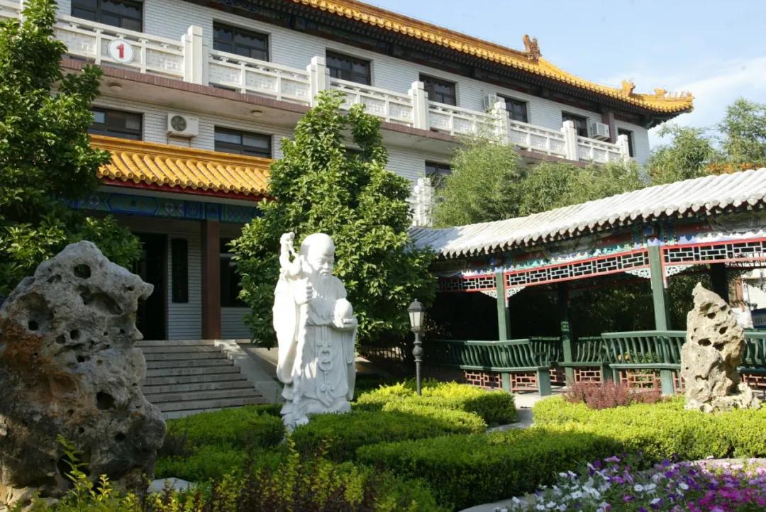 系出名门的融旅饭店