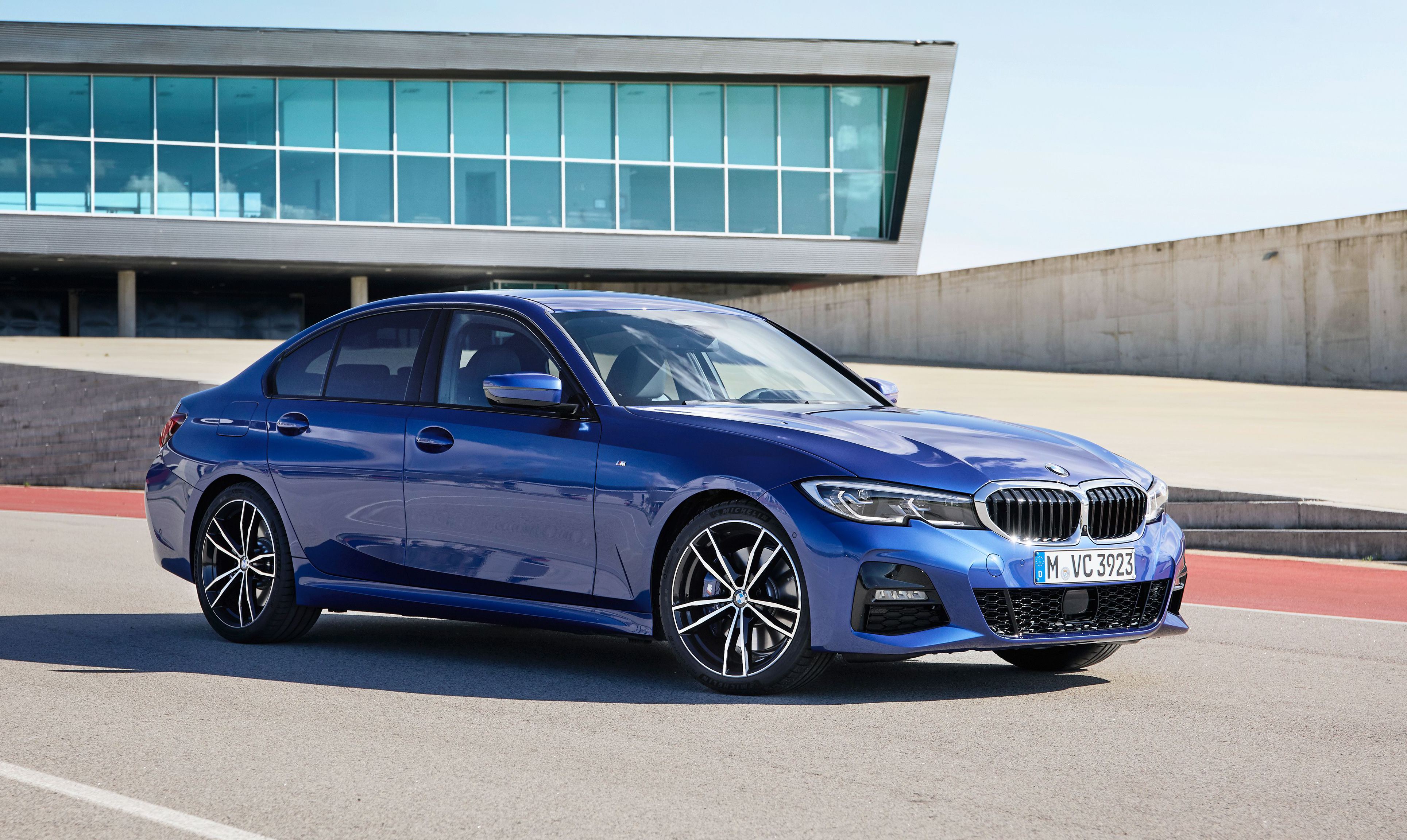 地板油急加速对车辆有影响吗,地板油持续多久伤车