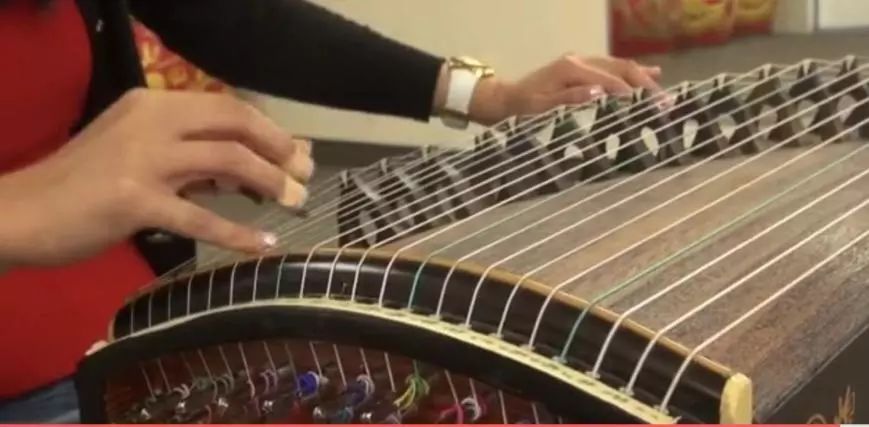 古筝弹不出空鸣音什么原因,古筝弹得不好听是什么原因