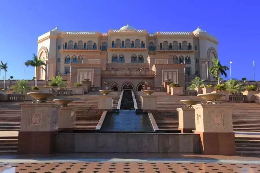 探秘全球唯一8级酒店,全球唯一的8星级酒店