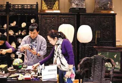 成龙捐收藏全部古建筑,成龙的古建筑和收藏品是什么