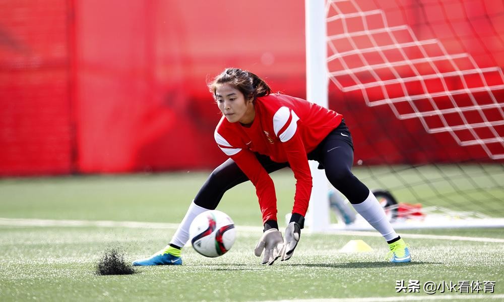 足球辣妹真实照片,足球辣妹长袖