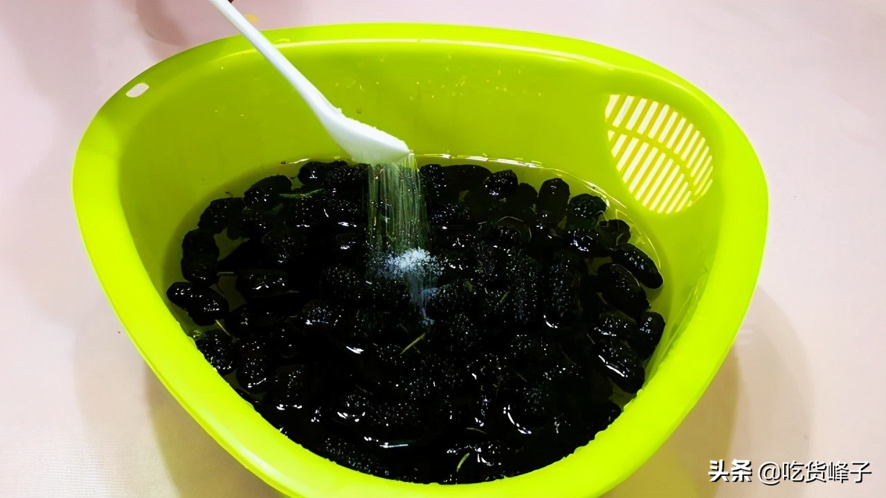 吃桑葚怎么洗才没有虫子,只用清水洗桑葚