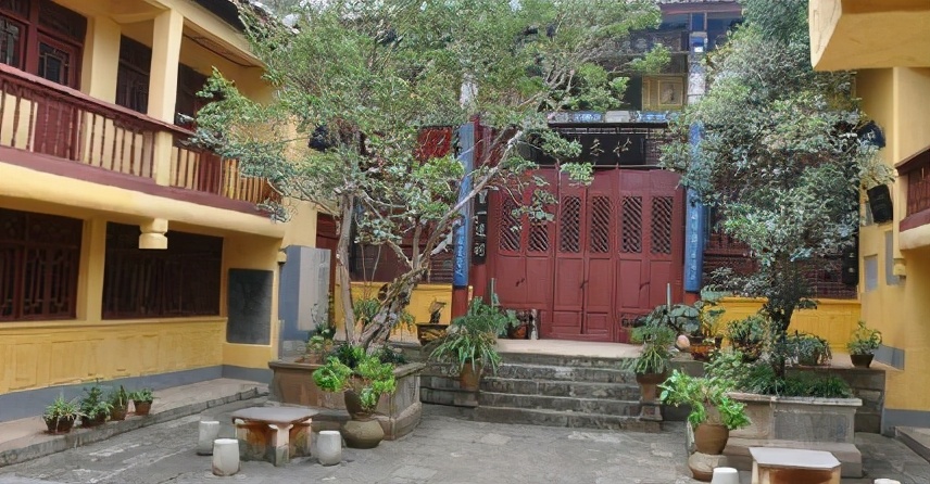 昆明动物博物馆免费开放时间,昆明博物馆和云南博物馆哪个好