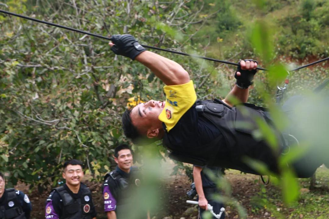 特警全面开展全警实战大练兵,燃到爆直击重庆特警实战大练兵