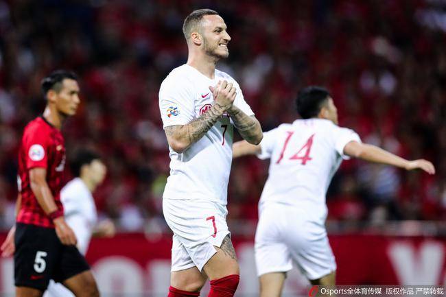 上港横扫深圳阿瑙,阿瑙在上港踢了几年