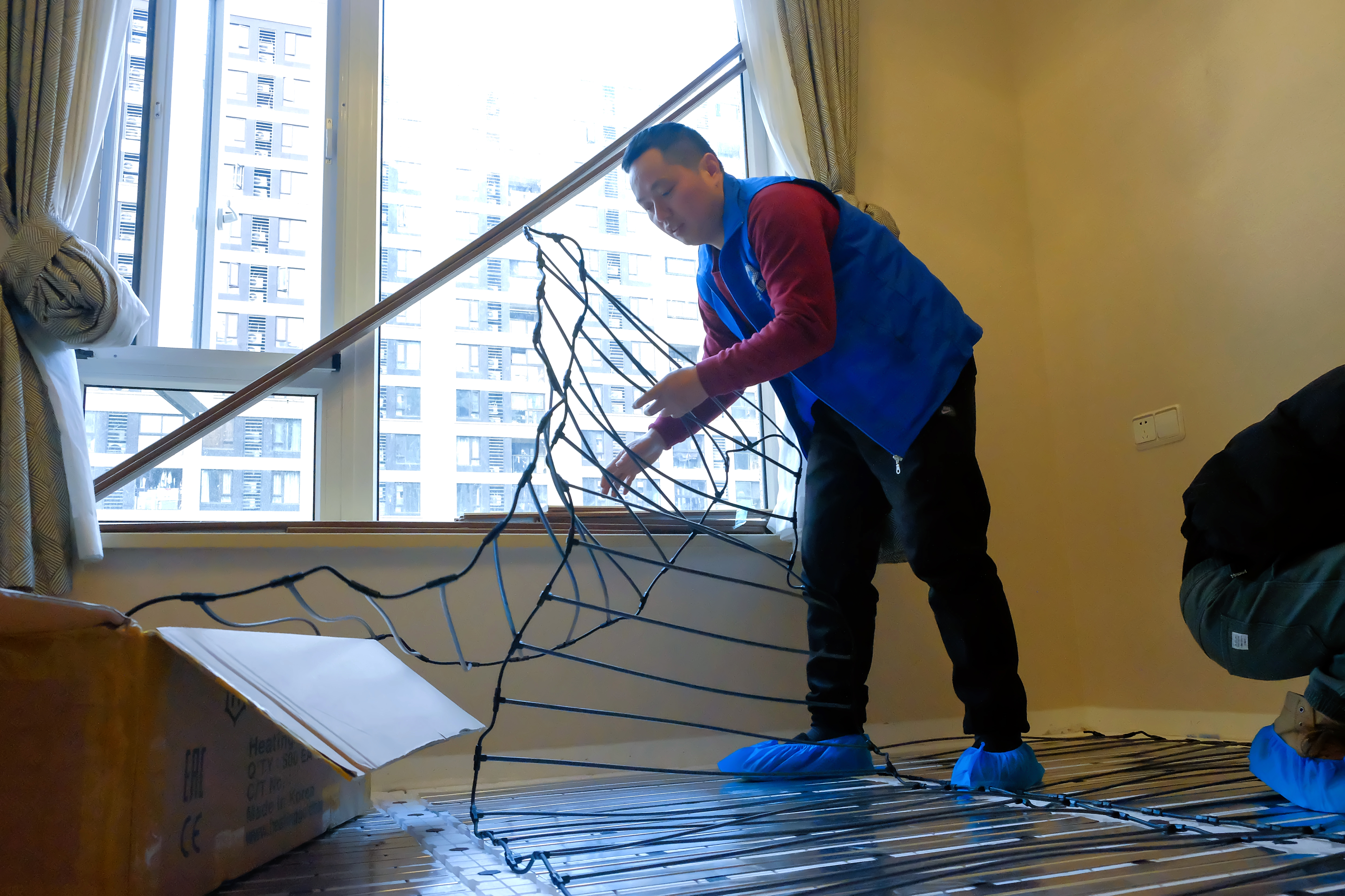 常规地暖不适合铺装的情况云墨绿能石墨烯地暖一招搞定