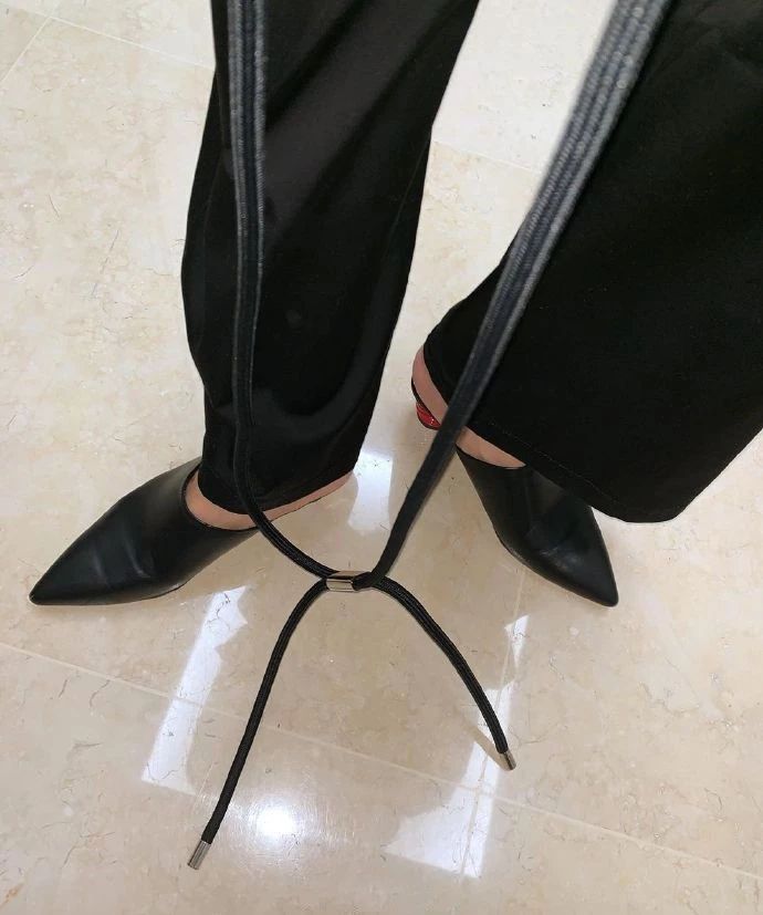 朴孝敏极简穿搭质感十足,朴孝敏时尚迷人