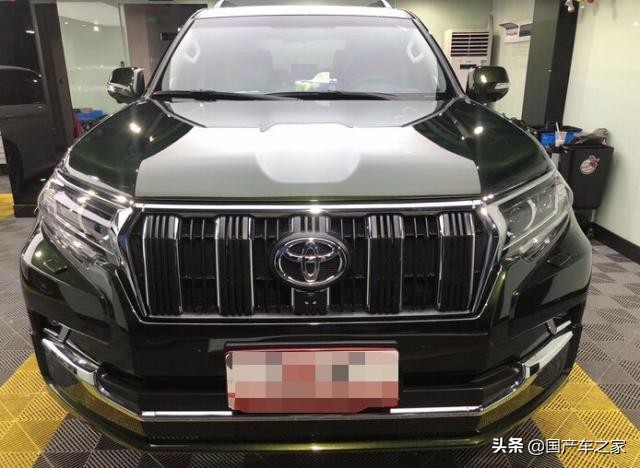 国六普拉多4.0,2021款普拉多3.5五座军绿色