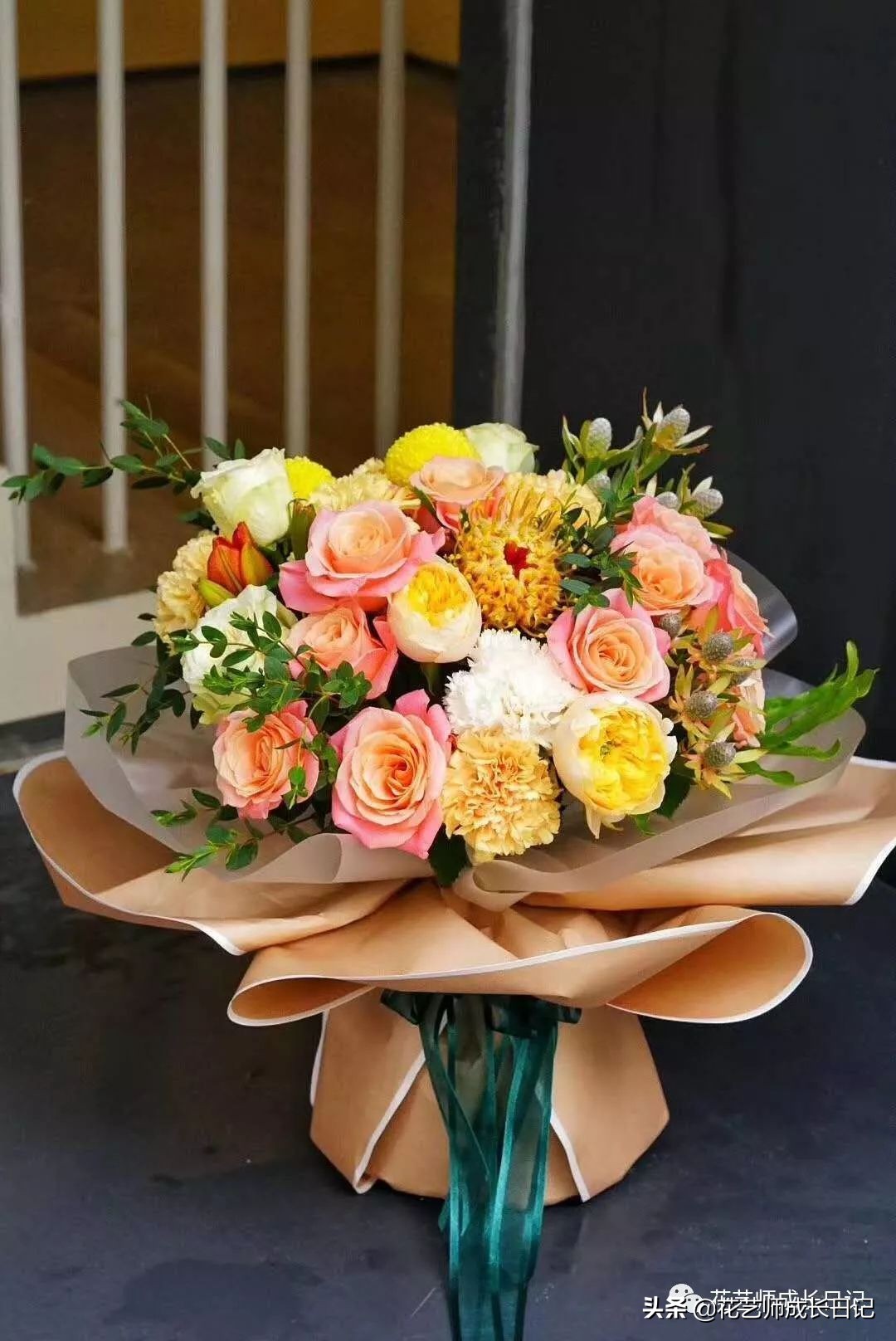 十大奢侈玫瑰品种黄玫瑰,暗黄色的玫瑰是什么品种