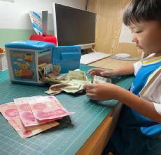 《风雨同舟“豫”你在一起》—濮阳市绿城小学红领巾在行动