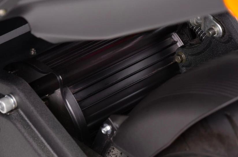 时速可以达到120的电摩托,时速70公里续航150公里的电摩