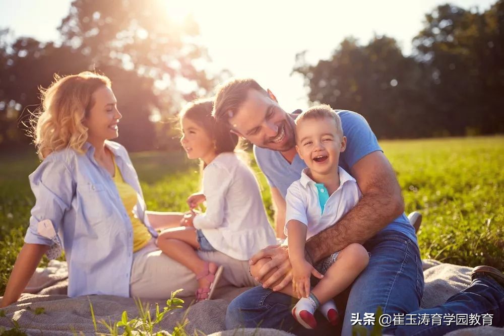 摸小JJ、用腿夹被子,宝宝这些行为你真的了解吗?