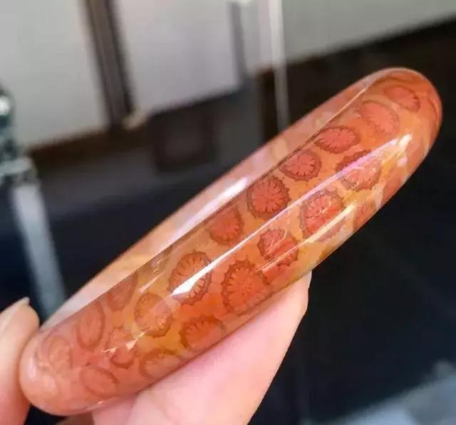 本命年犯太岁戴什么好,本命年犯太岁戴什么