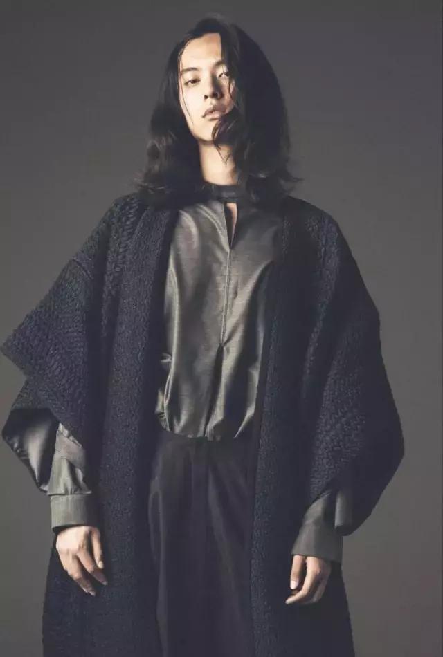 从200斤的胖子晋升到排名前八的世界超模！他是走出去的山西牛人