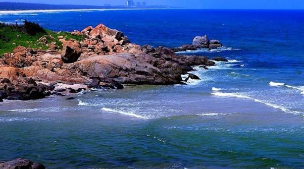 海南文昌和三亚哪个好玩,海南文昌看海比三亚好玩