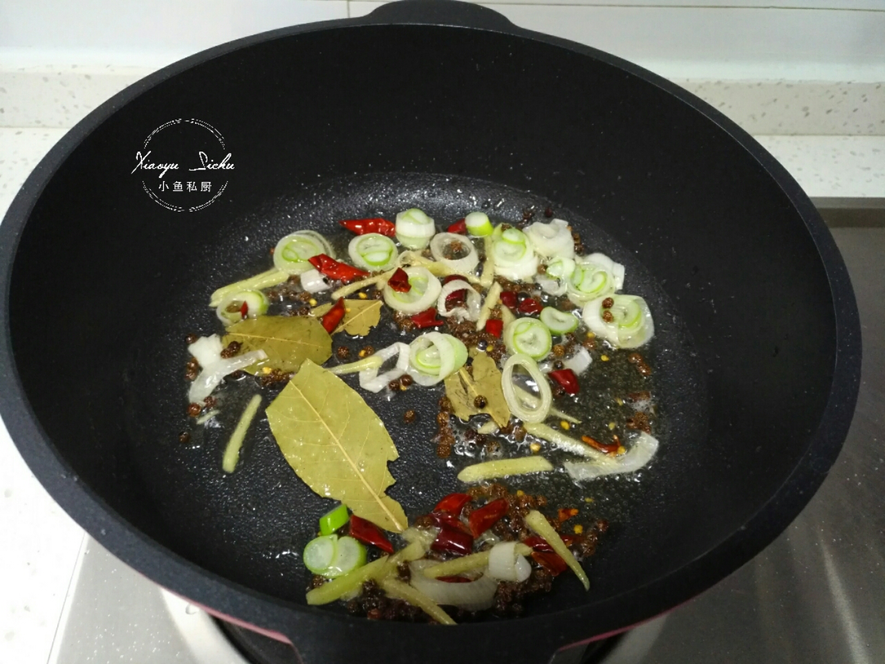 小龙虾怎样煮肉质入味不散,小龙虾怎么煮肉质q弹入味