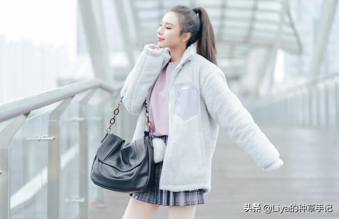 现在流行的羊羔毛外套,今年流行羊羔毛外套