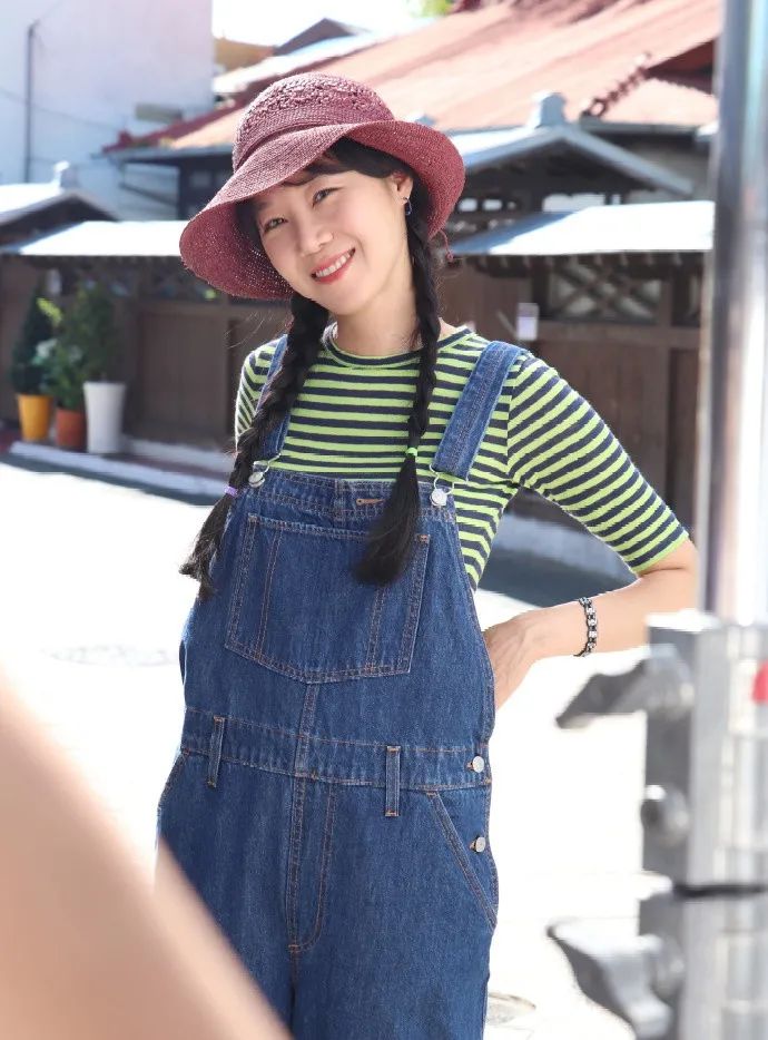 谭松韵是塌鼻子吗,谭松韵鼻子塌吗