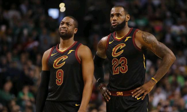 詹姆斯怎么对待韦德的,韦德曾经遭受的质疑