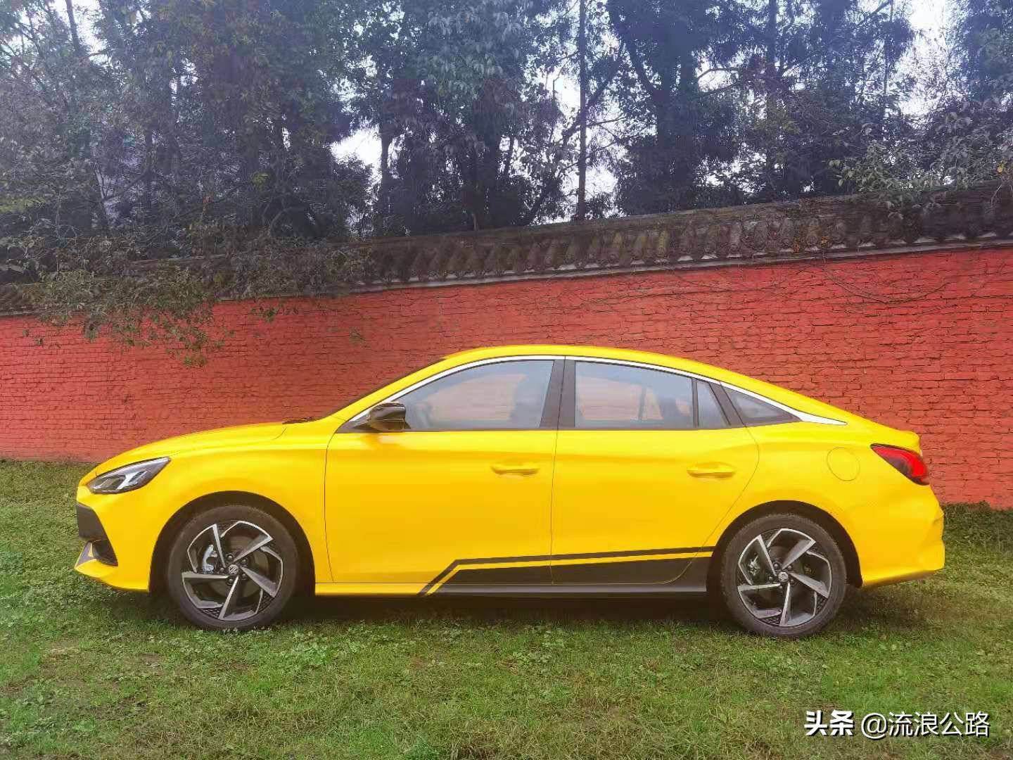 名爵mg5天蝎座1.5ttrophy运动旗舰版,名爵mg5试驾懂车帝