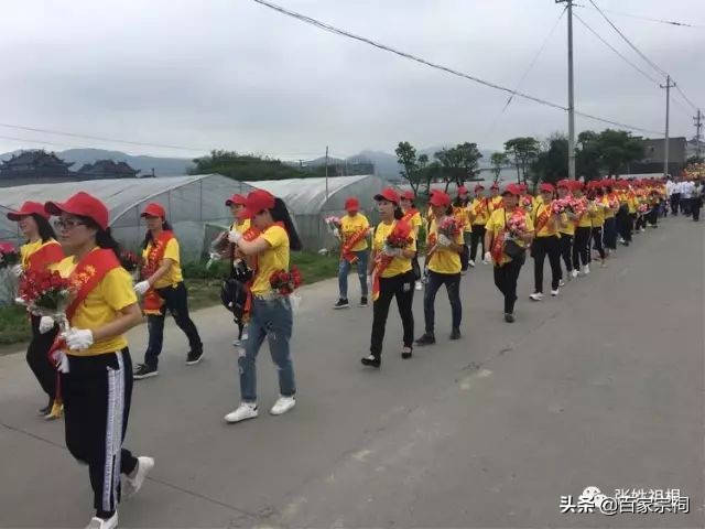 阜南张氏祠堂落成庆典仪式,张氏祠堂唱戏人山人海