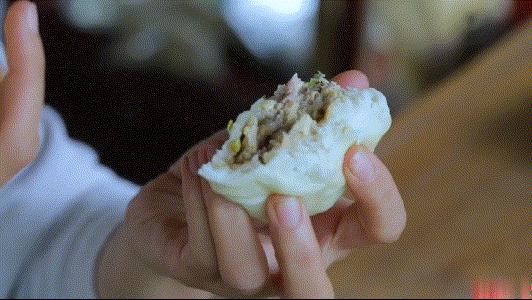 李子柒上山挖野菜视频,李子柒制作全过程视频美食