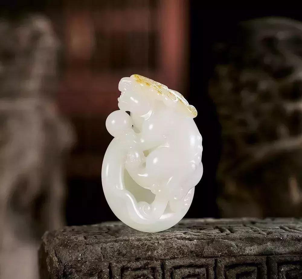 三色籽料和田羊脂玉多少钱一克,高古羊脂玉鸡骨白卖多少钱一克