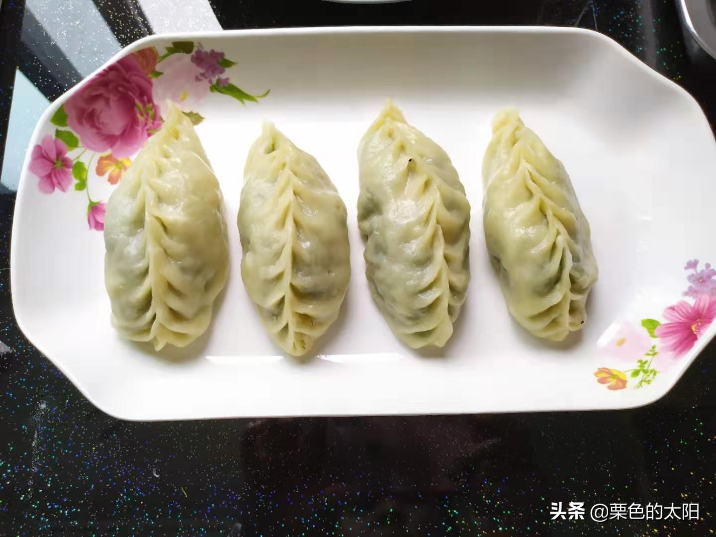 茴香鸡蛋香菇粉条大蒸饺,茴香苗猪肉蒸饺