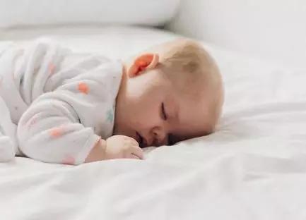 育婴师和小儿推拿师哪个前景好,南京育婴师就业前景