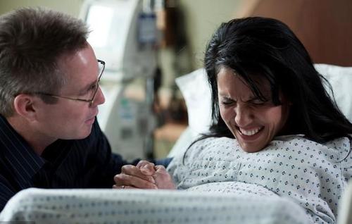 年轻妈妈顺产剖腹产亲身经历,顺产or剖腹产的感受