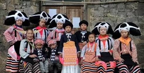 贵州用镰刀剃头的原始部落,偷南瓜是在哪里