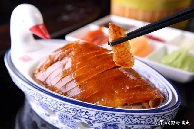 北京有哪三宝？景泰蓝，象牙雕，北京烤鸭呱呱叫