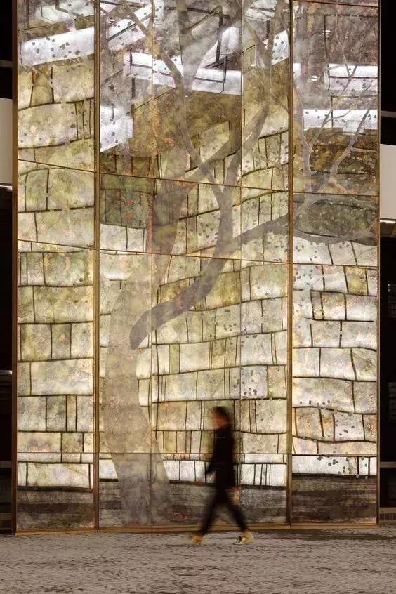 每日课堂|苹果零售店，超薄“透光石”如何成为黑科技玩法？