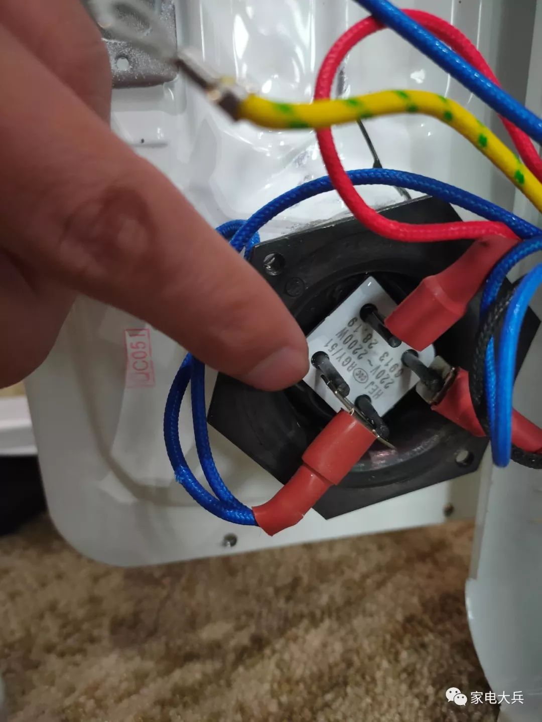 格力美的先锋油汀,格力艾美特取暖器测评