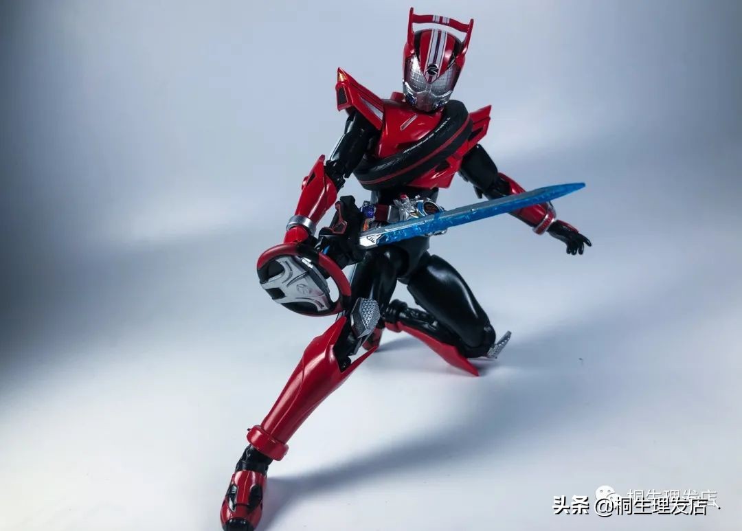 座驾最贵的假面骑士！假面骑士Drive驰骑shf测评