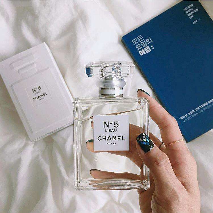 香奈儿5号广告玛丽莲梦露,玛丽莲梦露香奈儿5号英语