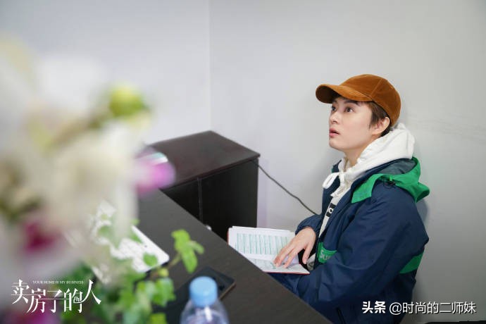 孙俪的穿衣风格改变了,孙俪酷暑穿厚外套拍戏超敬业